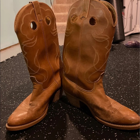 Woman’s Cowgirl boots - Picture 1 of 4